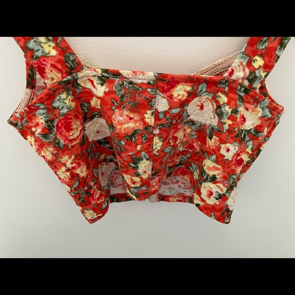 Kimchi Blue floral midriff - Picture 9 of 10